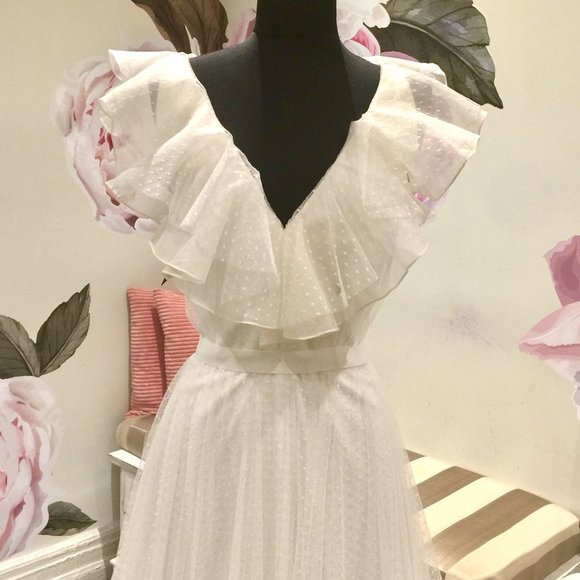 Theia Wedding Gown! - Picture 2 of 8